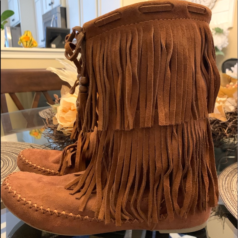 Chestnut Fringe Boots ✨